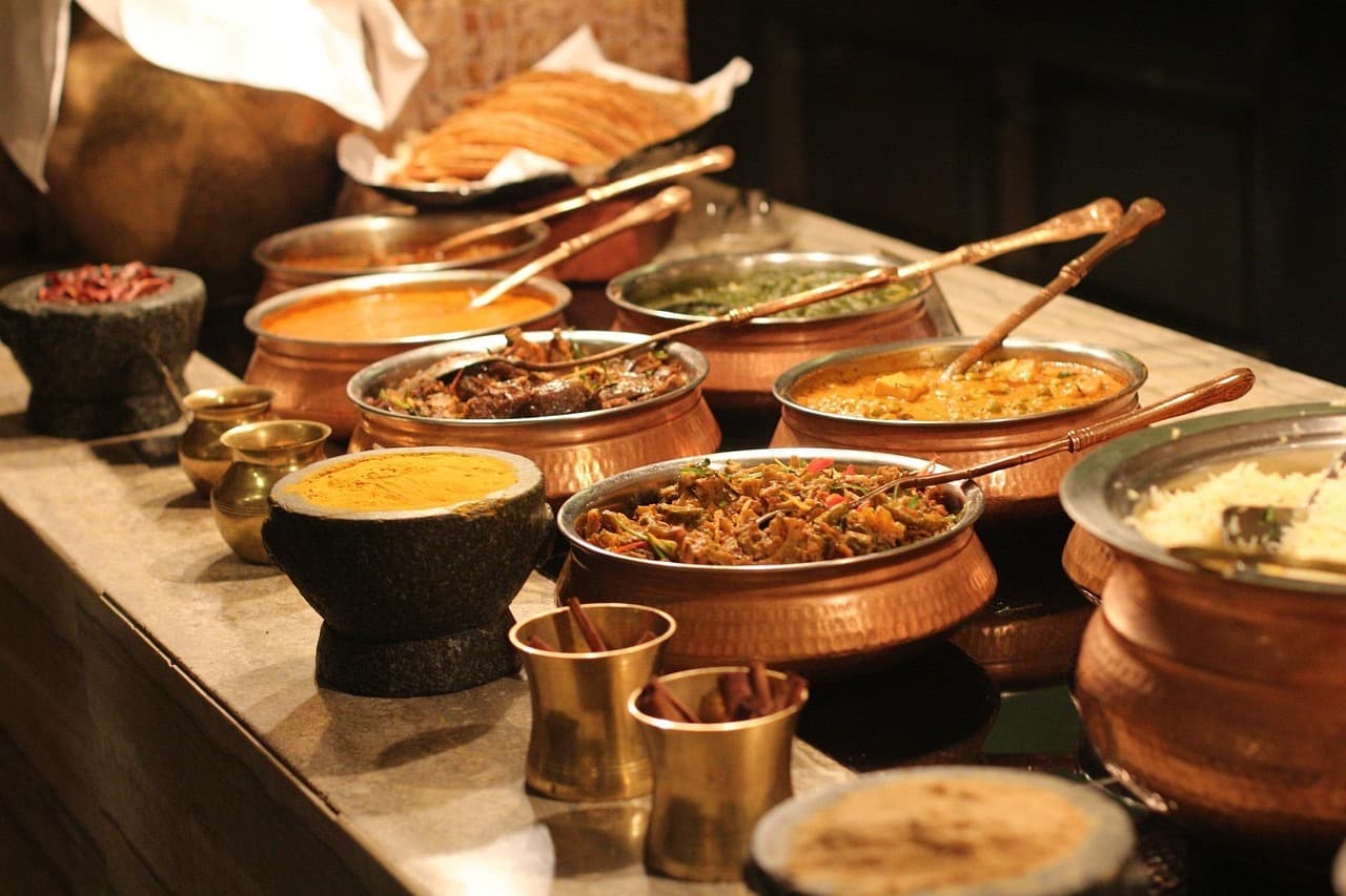 10 Best 1-for-1 Buffet Deals in Singapore (May 2026) — Hotel & Restaurant Picks Worth Your Card
